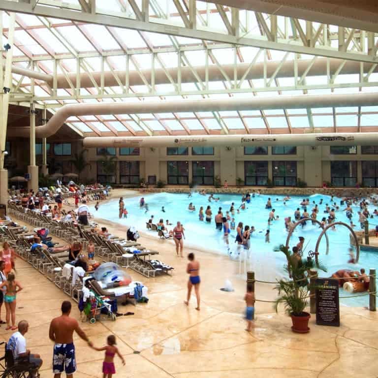 Wisconsin Dells Wilderness Waterpark - Wave Pool