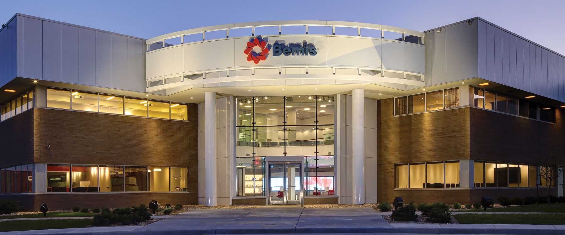 The adaptive re-use project for Bemis Corporation in Neenah, Wisconsin, converted a warehouse and manufacturing facility into a real-time client-centered research & development (R&D) center for sales enablement